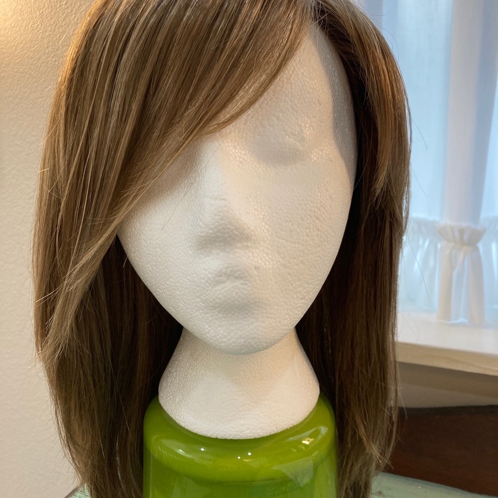 New Raquel Welch Watch Me Wow Wig